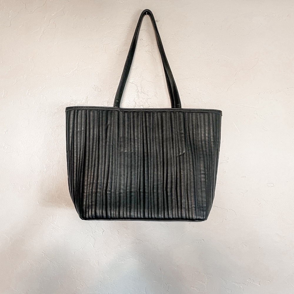 BETSEY JOHNSON Mya Tote Bag - Picture 9 of 9